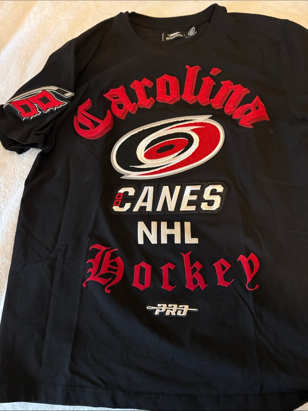 Carolina Hurricanes NHL Hockey Graphic Tee - Black & Red